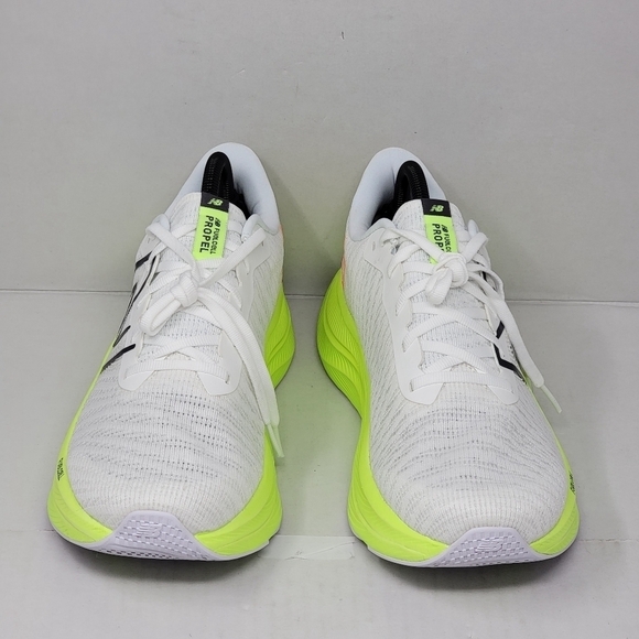 New Balance Men\'s Size 9 FuelCell Propel v4 Shoes White/Green MFCPRCA4 NIB main image 11